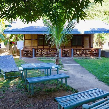 Fat Monkey Hostel Coron Exterior photo
