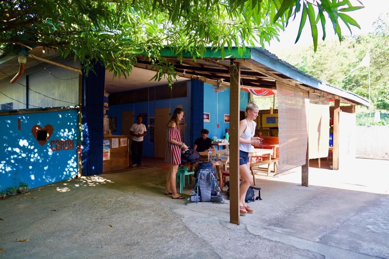 Fat Monkey Hostel Coron Exterior photo